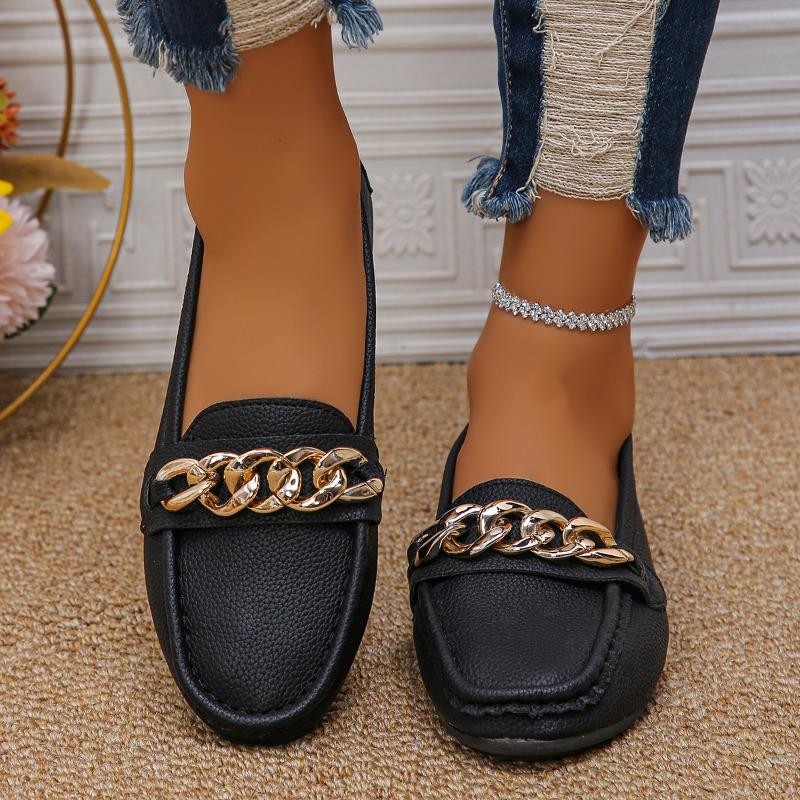 Spring and Autumn New Doudou Shoes Women's Round Head Large Size Flat Bottom Metal Chain Wear Mom Shoes