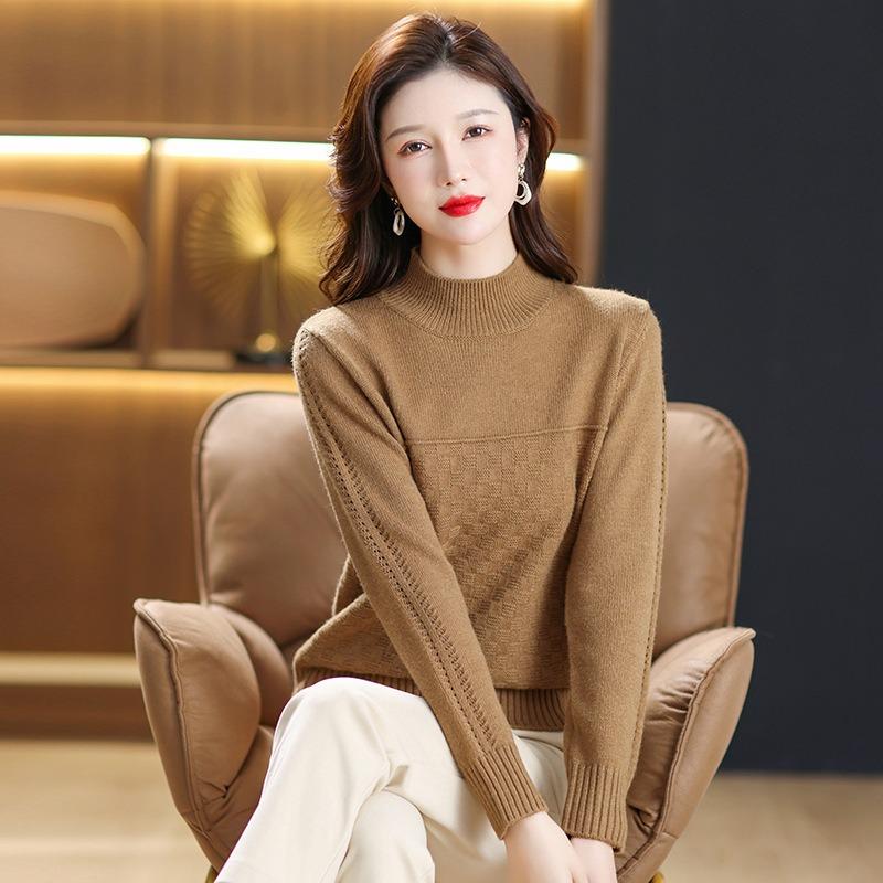 Semi-turtleneck bottoming shirt for women's autumn and winter, new winter thickened sweater, short knitted sweater