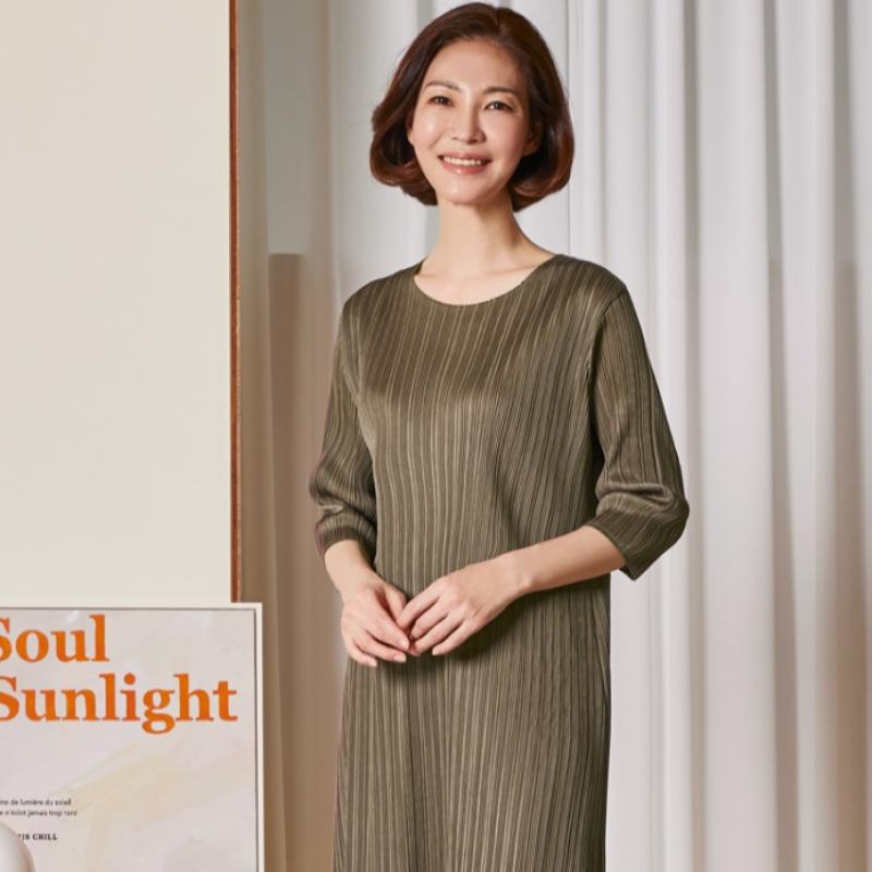 Shop   Women Round A Line 7 pArt pleAted Long Dress Indipink Ble Wdr 1745