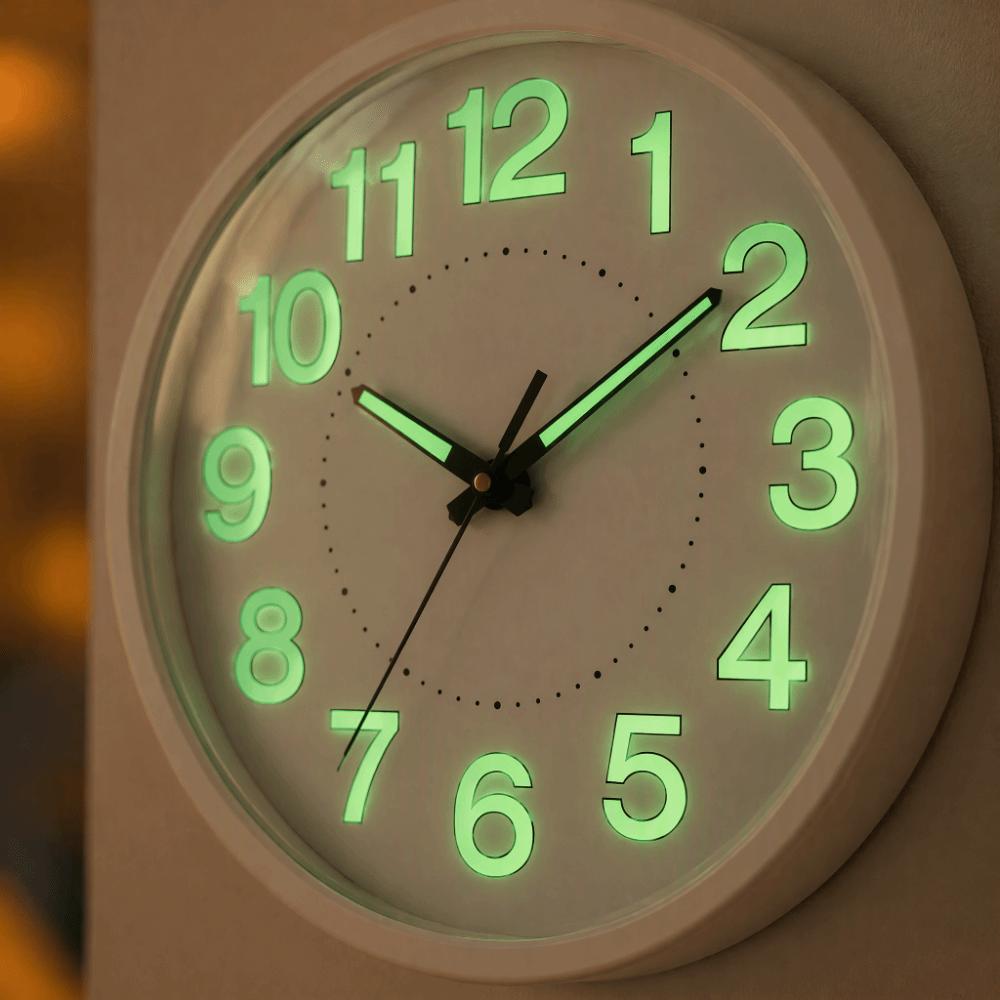 Plastic Frame Wall Mounted Clock 30cm Diameter Luminous Wall Clock For Living Room