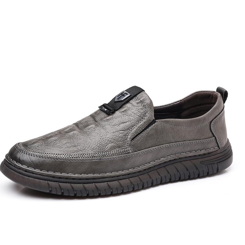 Fashion High Quality Mens Loafers Two Layer Leather Lightweight Slip on Comfy Versatile Men Casual Shoes Breathable Men Driving Footwear