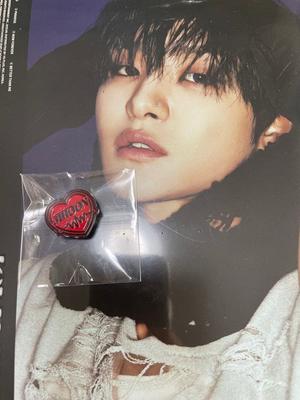 [USED] Treasure Jihoon Pulse On FC Limited Edition Pin Badge with CD