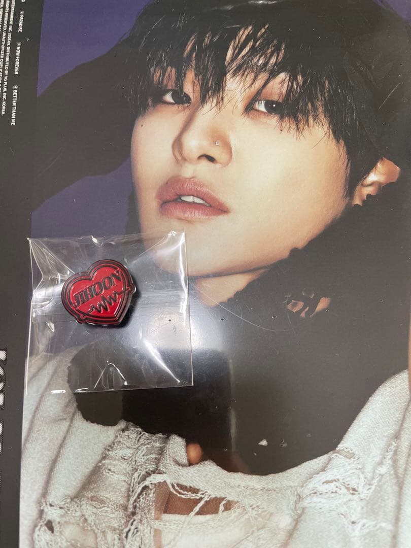 [USED] Treasure Jihoon Pulse on FC Limited Edition Pin Badge with CD