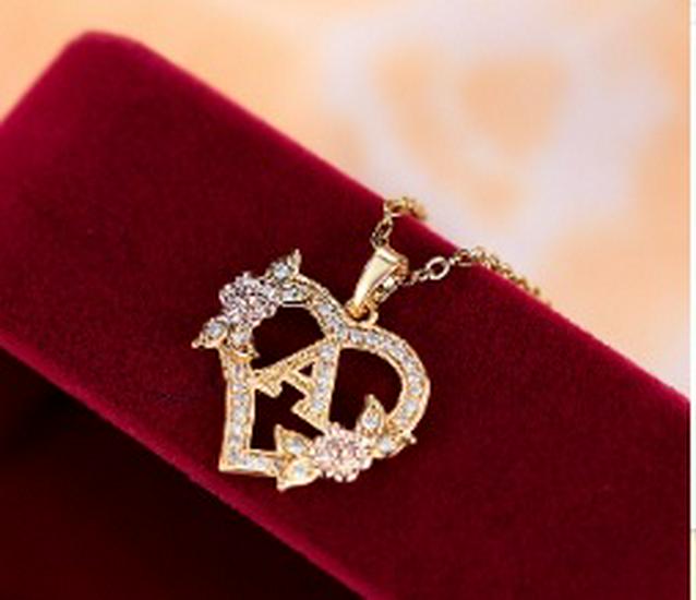 Collana Lettera Inglese a Forma di Cuore - Design alla Moda e Versatile