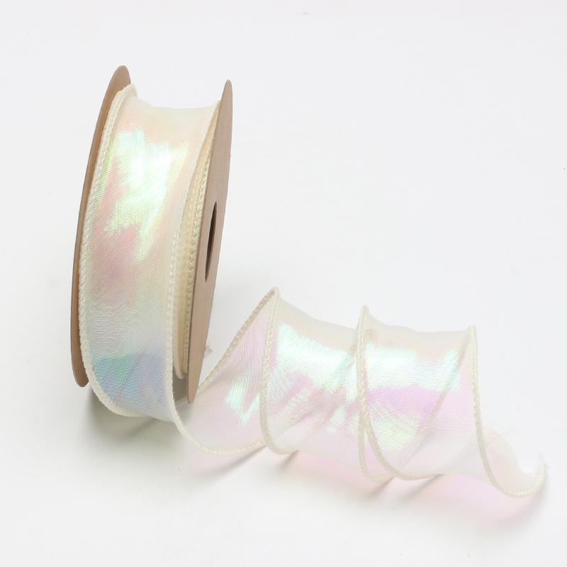 

Переливающаяся лента из шелковой пряжи «Рыбий хвост» для подарка и букета своими руками