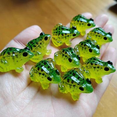 5/10 pezzi Resina Rana Luminescente al Buio Miniature Rana Figurine Ornamenti per Casa delle Bambole Giardino Muschio Paesaggio