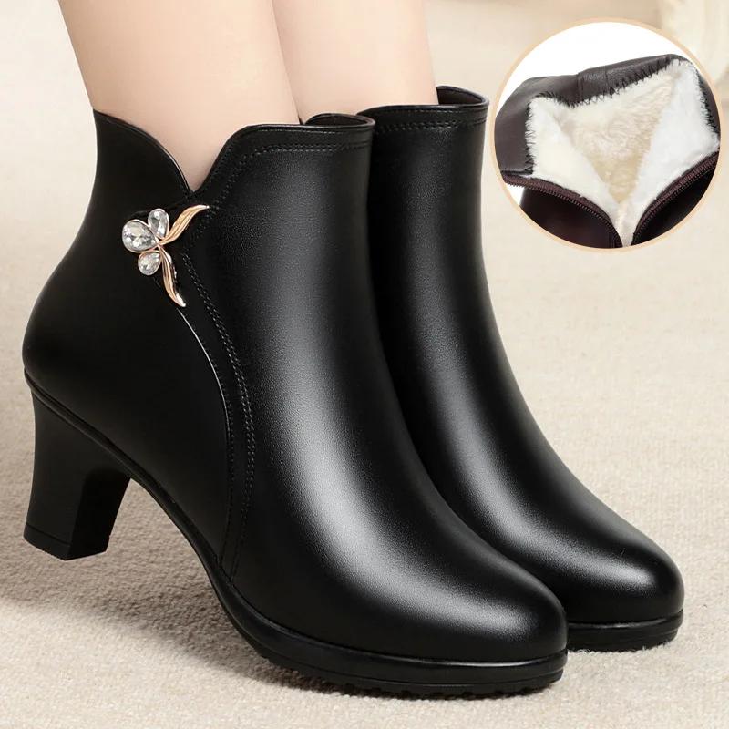 Fashion Women Leather Boots 2025 Winter Thick Plush Lined Warm Snow Boots Plus Size 42 Women Fashion Autumn Black High Heels Ankle Boots