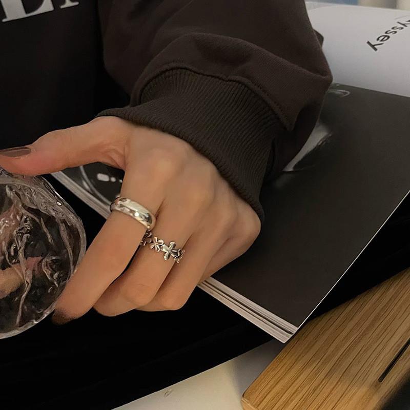 Sleek Dongdaemun Korean Cross Ring For Women Fashion Forward Adjustable Lightweight Accessory