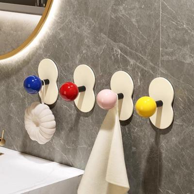 Bağlantı elemanları ve kancalar – Askılıklar