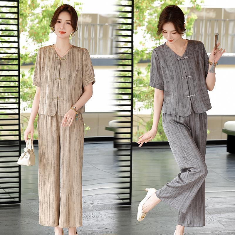 2026 Summer Casual Fashion: Age-Reducing Loose Two-Piece Shirt Set for Mothers