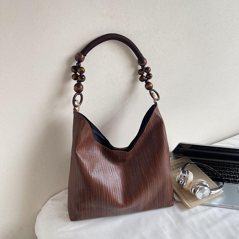 High sense niche designer bag women's 2025 new autumn and winter handbag fashion shoulder underarm bag messenger bag