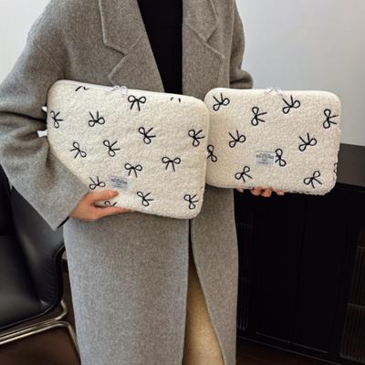 Sevimli Dizüstü Bilgisayar Kılıfı Nakış Yumuşak Dolgu Tablet Çantası Fermuarlı Kapanış Darbeye Dayanıklı Peluş