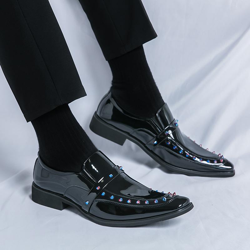 Men's shoes 45 large size new leather shoes fashion pointed casual leather shoes trend Chelsea leather shoes