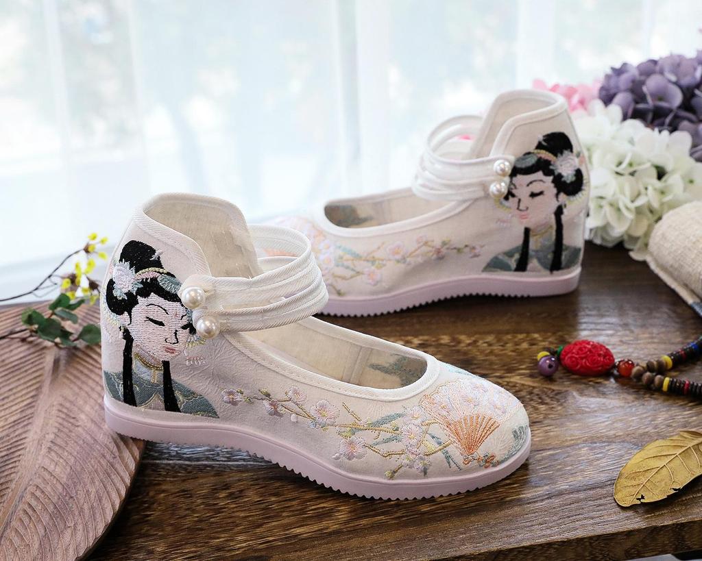 Bestickte Hanfu High Heels & Ballerinas: Traditionelle Sommerschuhe für Damen