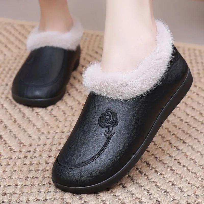 WTEMPO Winter Large Size Warm Plush Casual PU Shoes Women's Faux Leather Solid Color Flat Heel Slip-ons
