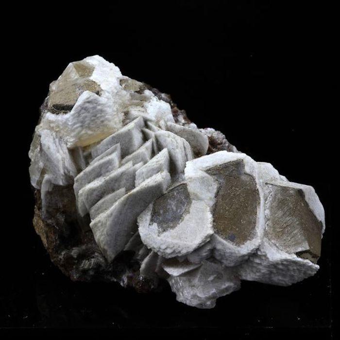 Pierres et Minéraux. Calcite. 214.0 ct. Les Bondons, Lozère, France.