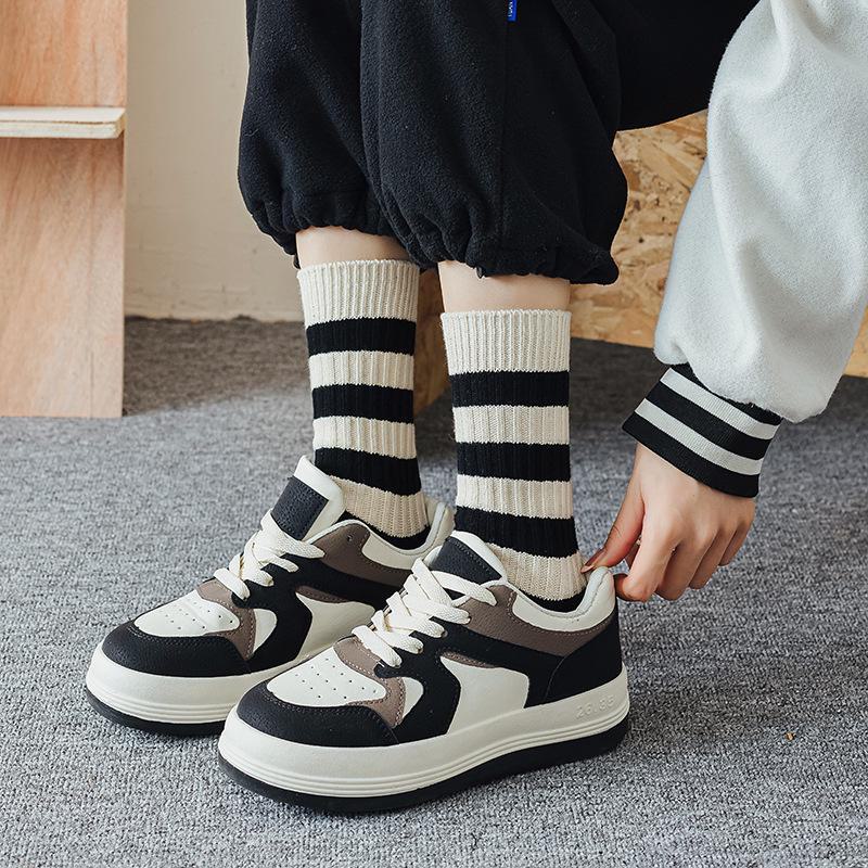 Zhuji Retro Black & White Striped Mid-Tube Socks for Men and Women - Thick Knit, Autumn/Winter Style