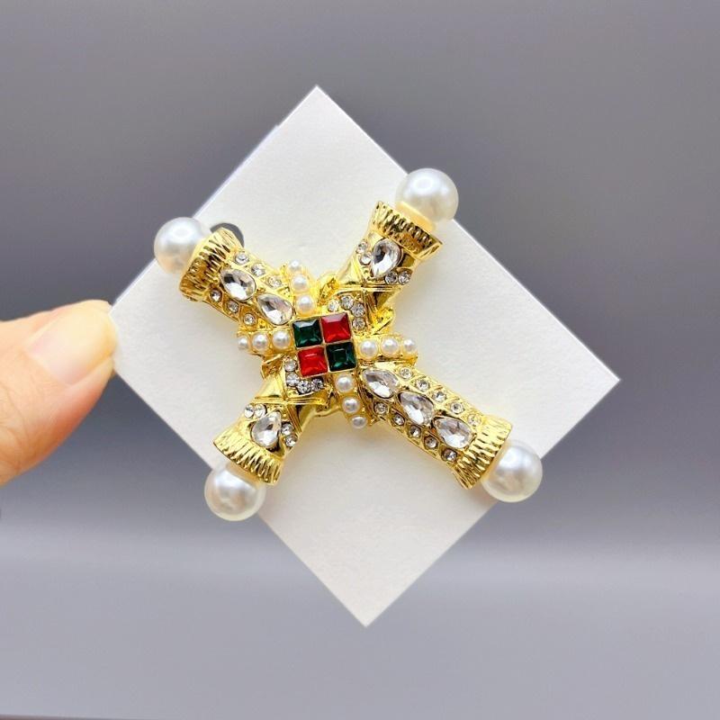 1pc Cross Pearl Brooch, Diamond-encrusted Fashion Vintage Baroque Style Personality Temperament Clothing Accessory