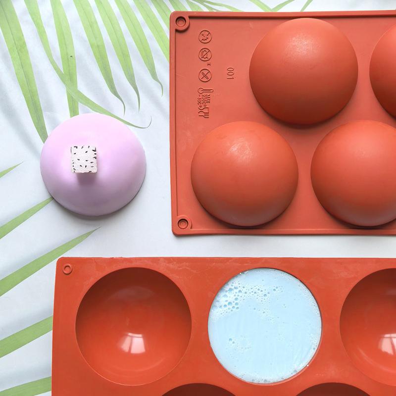 5-Hole Circular Footprint Silicone Baking Tool Non-Toxic Flexible DIY Mold for Cookie Fondant Cake Chocolate Holiday Gift Making