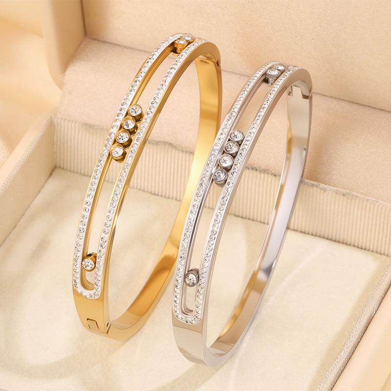 Titanium Steel , Hollow Stainless Steel Full of Diamonds, Girls' Advanced Sense, Fashionable and Creative Non-fading Versatile