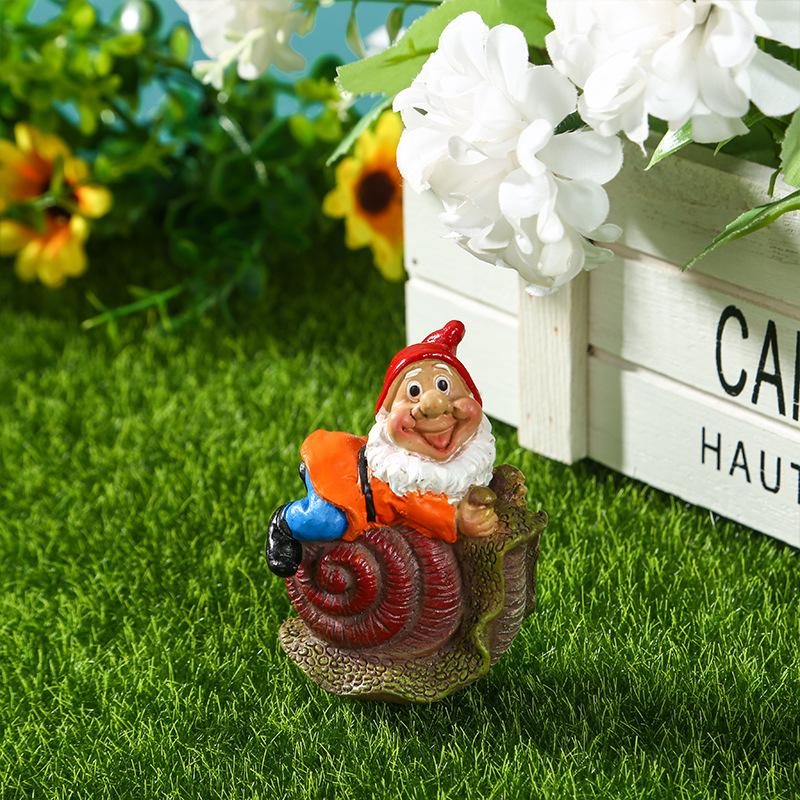 Creative Mini Gnome Snail Funny Resin Dwarfs Statue Cute DIY Decoration Garden Outdoor Household Decor Ornament Accessories New