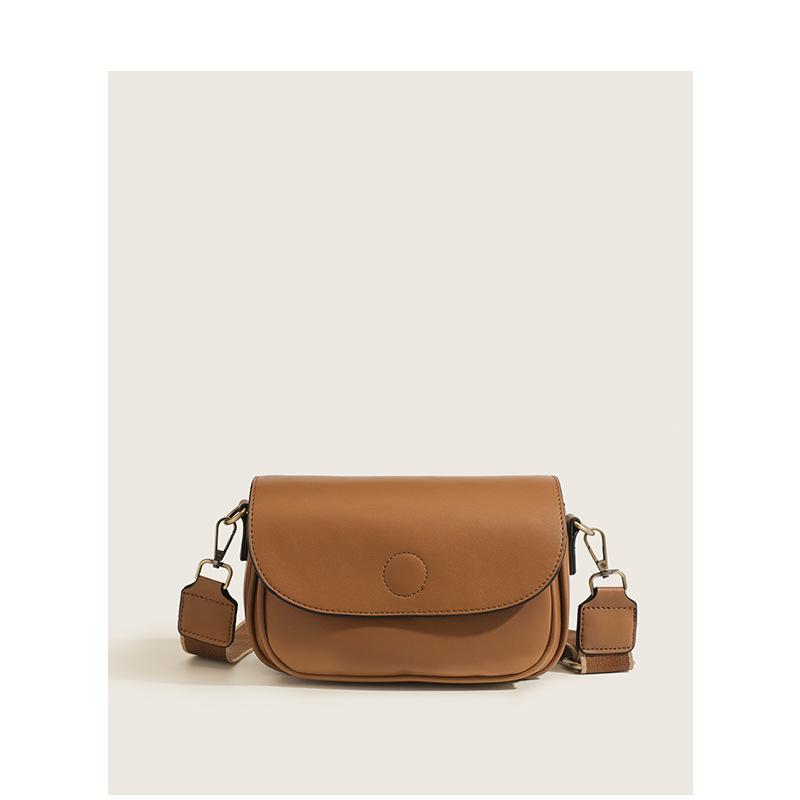 A Trendy French, Niche, High-quality Crossbody Bag with A Wide Shoulder Strap, A Small Square Bag and A Tofu Bag