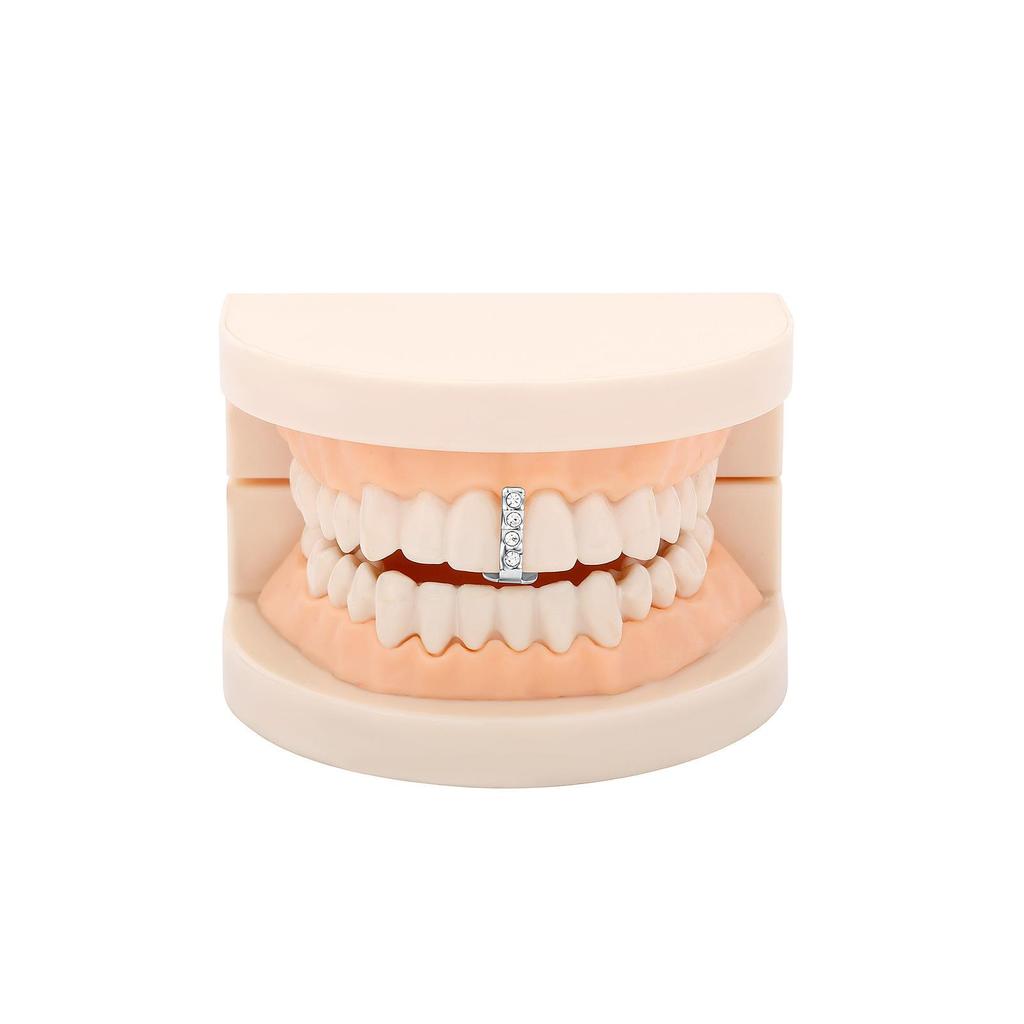 Popularne dwukolorowe złote grille wysadzane diamentami: Fajny dodatek w stylu hip-hopowym