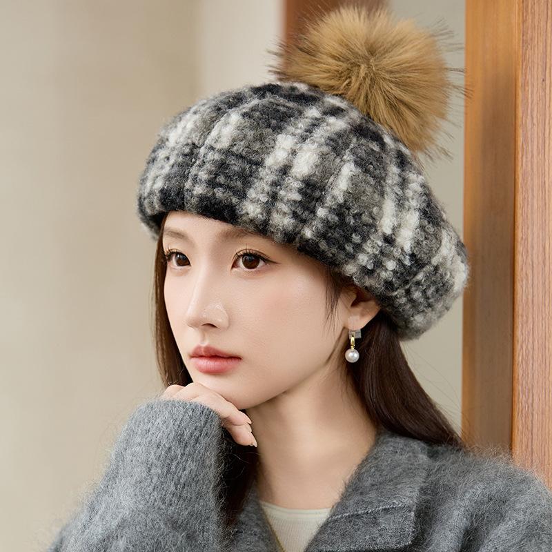 New Autumn and Winter Women's Retro Plaid Beret Painter Hat Warm Women's Winter Knitted Wool Hat Outdoor Travel Windproof Hat