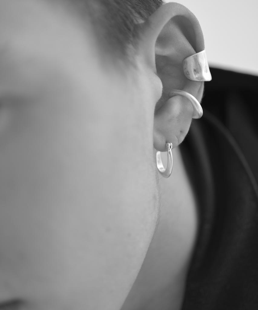 Novice Tokyo Uneven Long Ear Cuff / Silver
