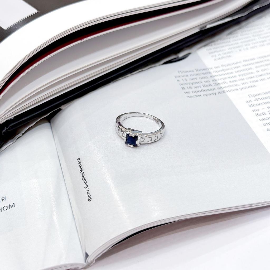 Серебряное кольцо с натуральным сапфиром 0.75ct, вес изделия 2,63 гр (2168768)