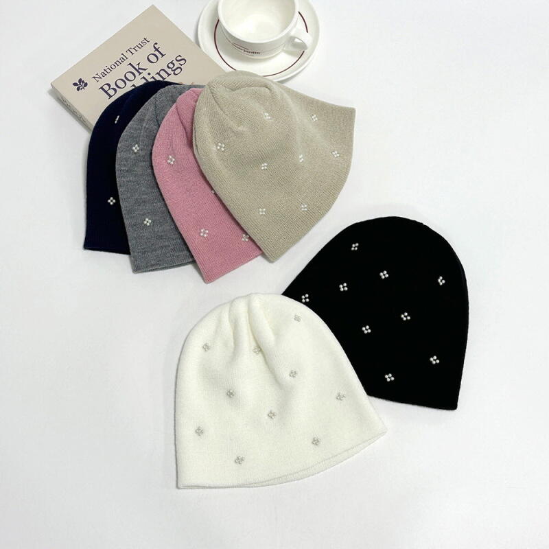 Women s Mini Pearl Contrast Beanie C7970_Black