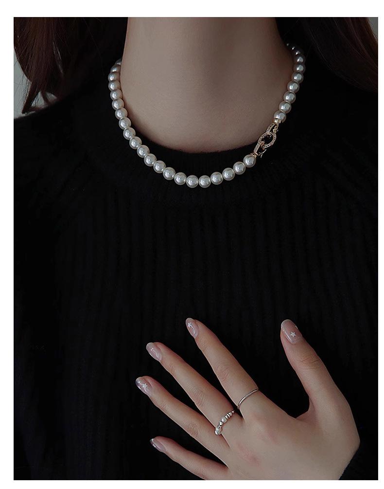 Women's Non-Fading Deep Sea Shell Pearl Necklace with Versatile Small Lockbone Chain