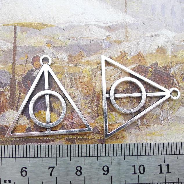 32x33mm Deathly Hallows Triangle Antique Silver Alloy Jewelry Accessories - 100pcs