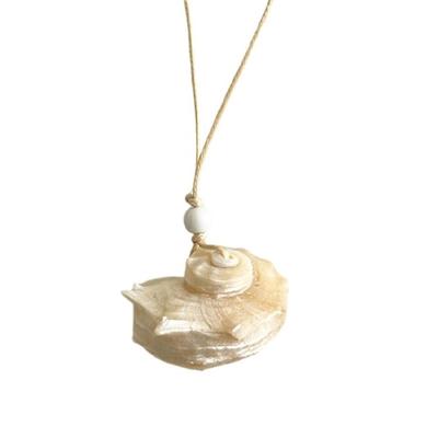 Collier ras du cou élégant en coquillage de conque, matériaux naturels, fermeture réglable, bijou de vacances à la plage pour un usage quotidien