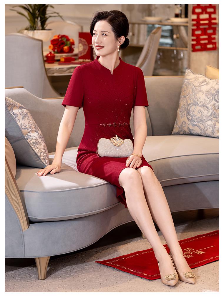 Mother's Red Festive Spring 2025 Wedding Banquet Dress - Elegant, Stylish, Young Mother of the Groom Formal Toasting Outfit