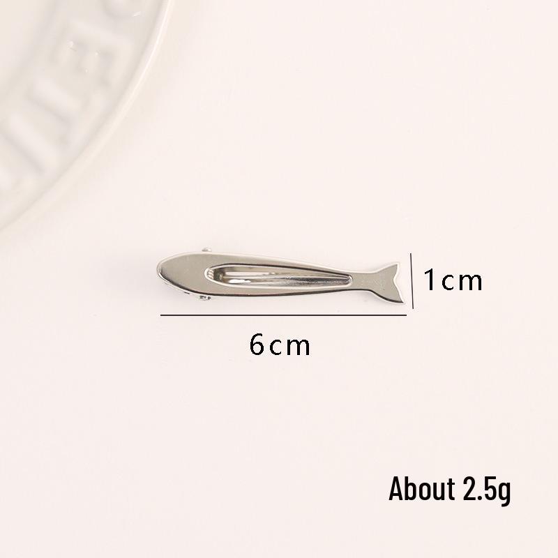 

Minimalist Silver Metallic Duckbill Hair Clip for Side Bangs - Handmade, Seamless, Cool Design