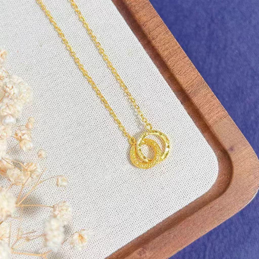 Vietnam Gold Interlocking Ring Necklace: Women's Light Luxury Clavicle Chain Pendant