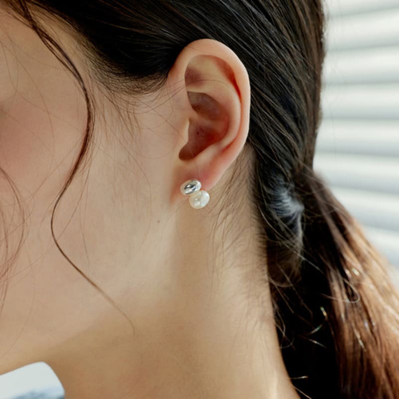 Murmur [925silver]Egg Pearl Stud Earrings