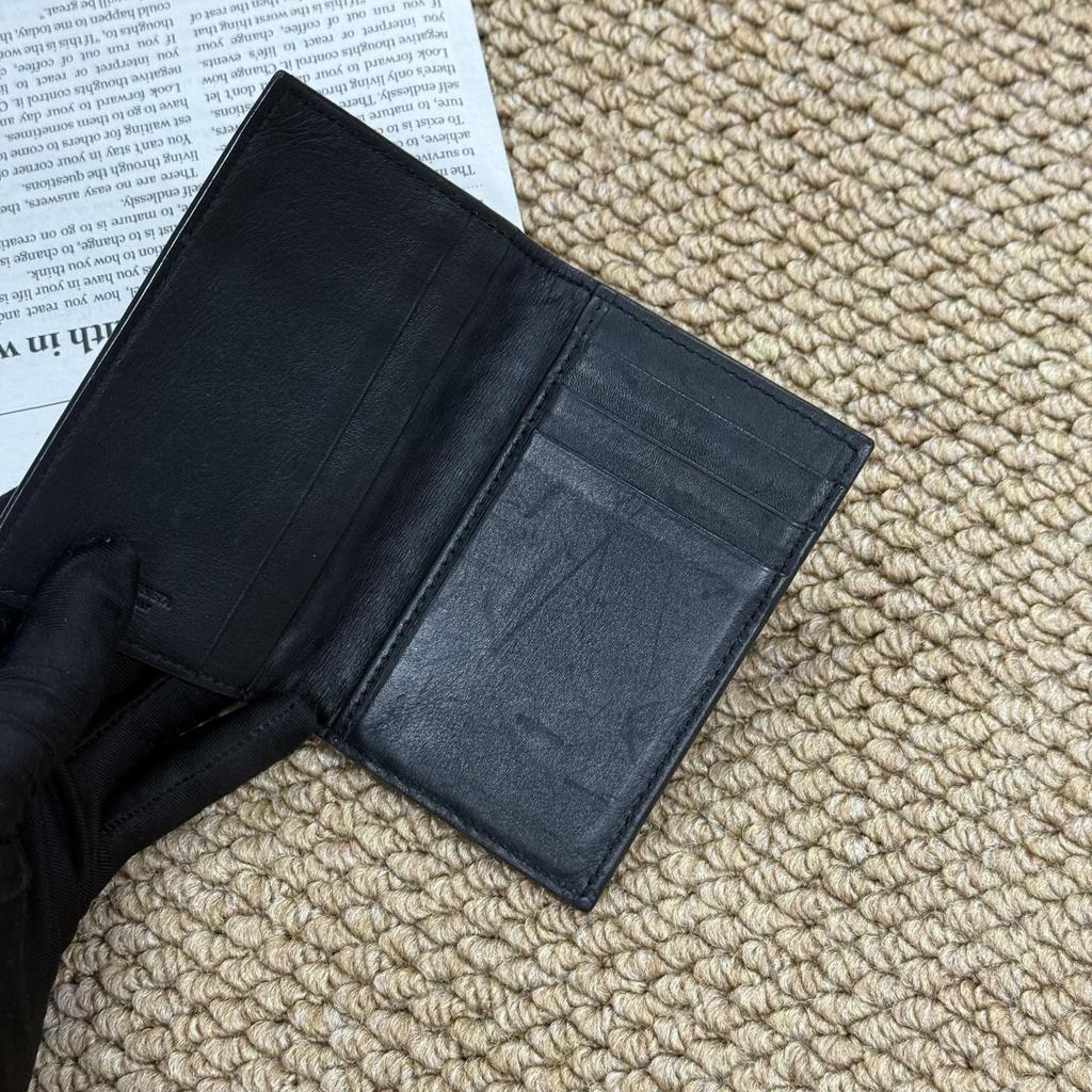 [Pre-Owned] Intrecciato Vertical Weave Foldable Wallet With Card Slots - Very Good #S83NN9