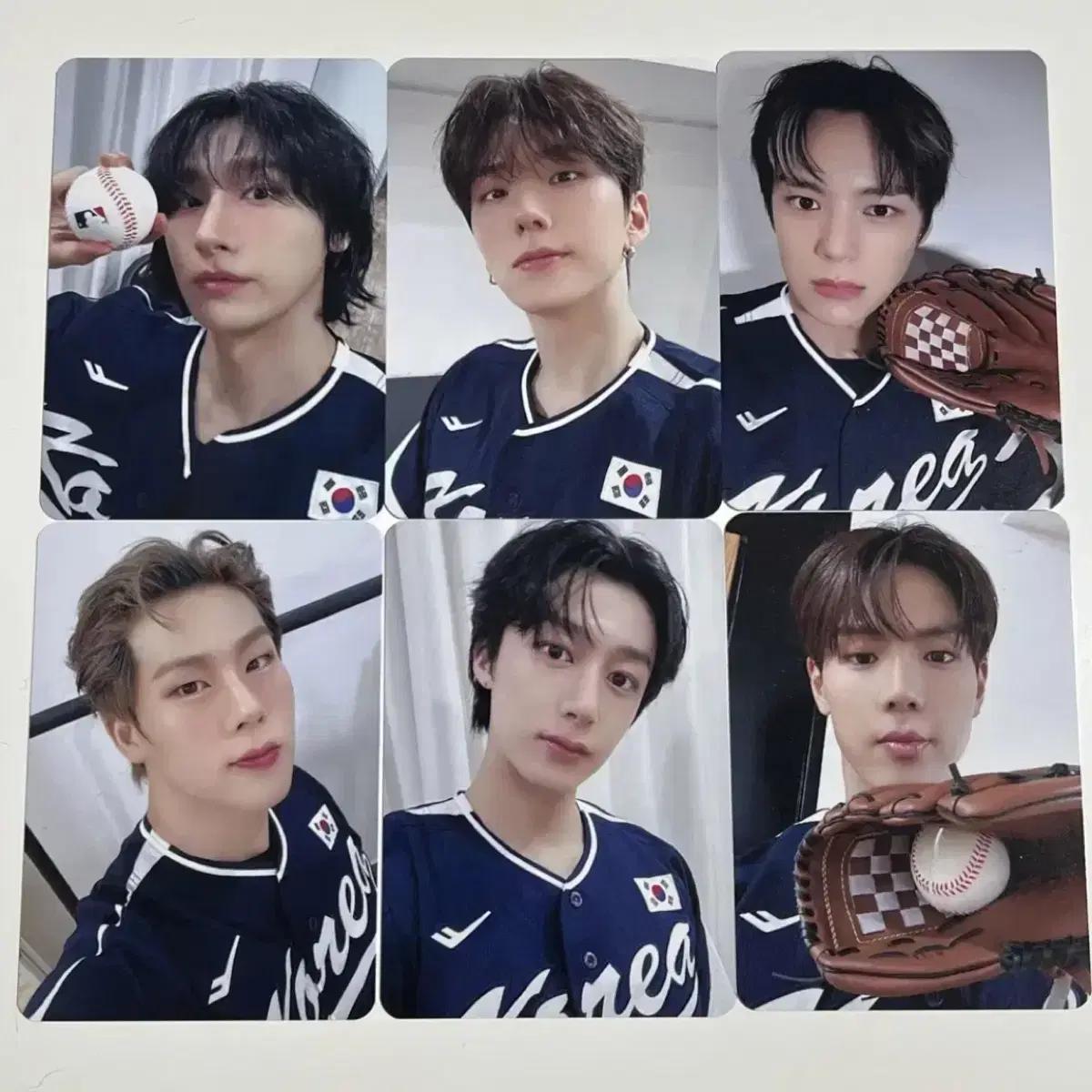 

Monsta X Makestar Baseball Suit Microphor Bonus Photocard Set