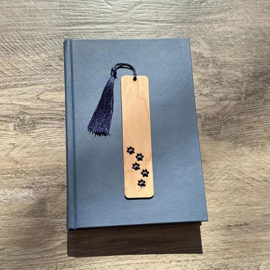 Pet Themed Bookmark Wooden Dog/Cat/Bone/Paw Carving Book Mark with Tassel Gift for Book Lovers Pet Owners