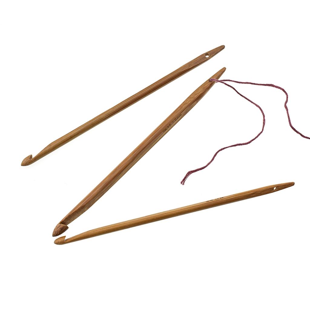 7 Pieces Knitter's Wooden Extra Long Crochet Hooks Set Knitting Needlecrafts Tool for Crocheting Sewing Weaving 4mm-7mm