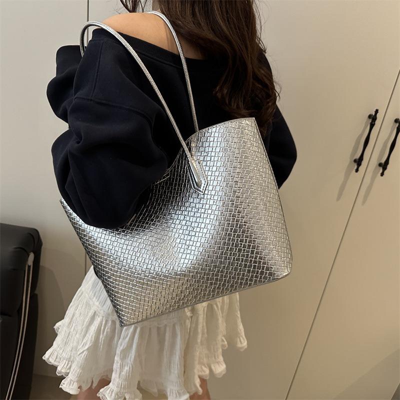 Simple Texture Tote Bag Large Capacity Mother and Child Bag Retro Solid Color Portable Shoulder Bag Trendy Versatile Underarm Women's Bag