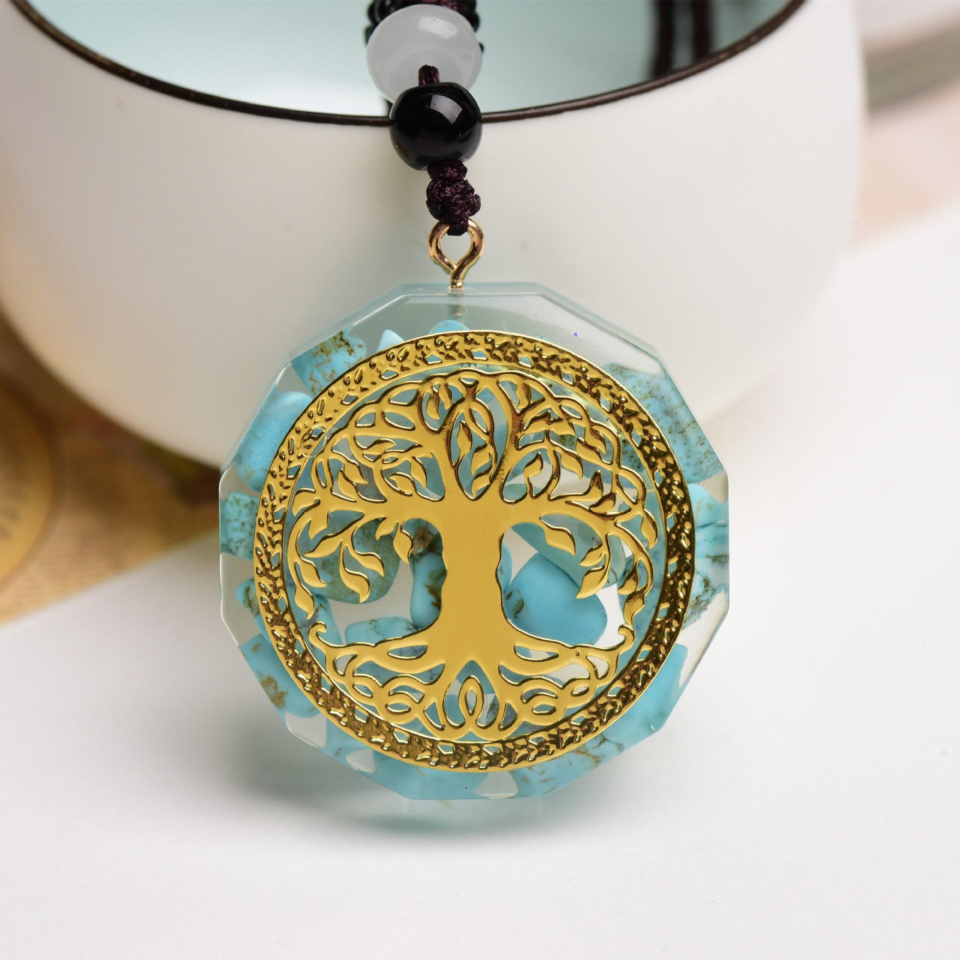 

Metatron Cube Resin Pendant Necklace with Sequins and Crushed Stone