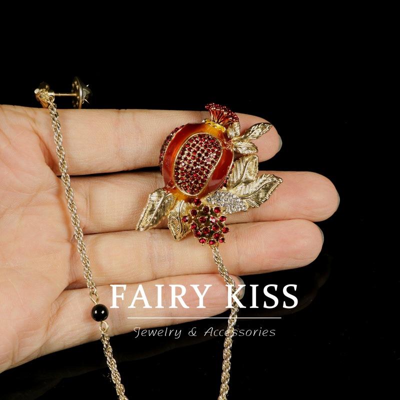 

Эмалевая брошь в ретро и античном стиле, инкрустированная цветными бриллиантами, изысканная брошь-гранат, лидер продаж осенью и зимой оптом