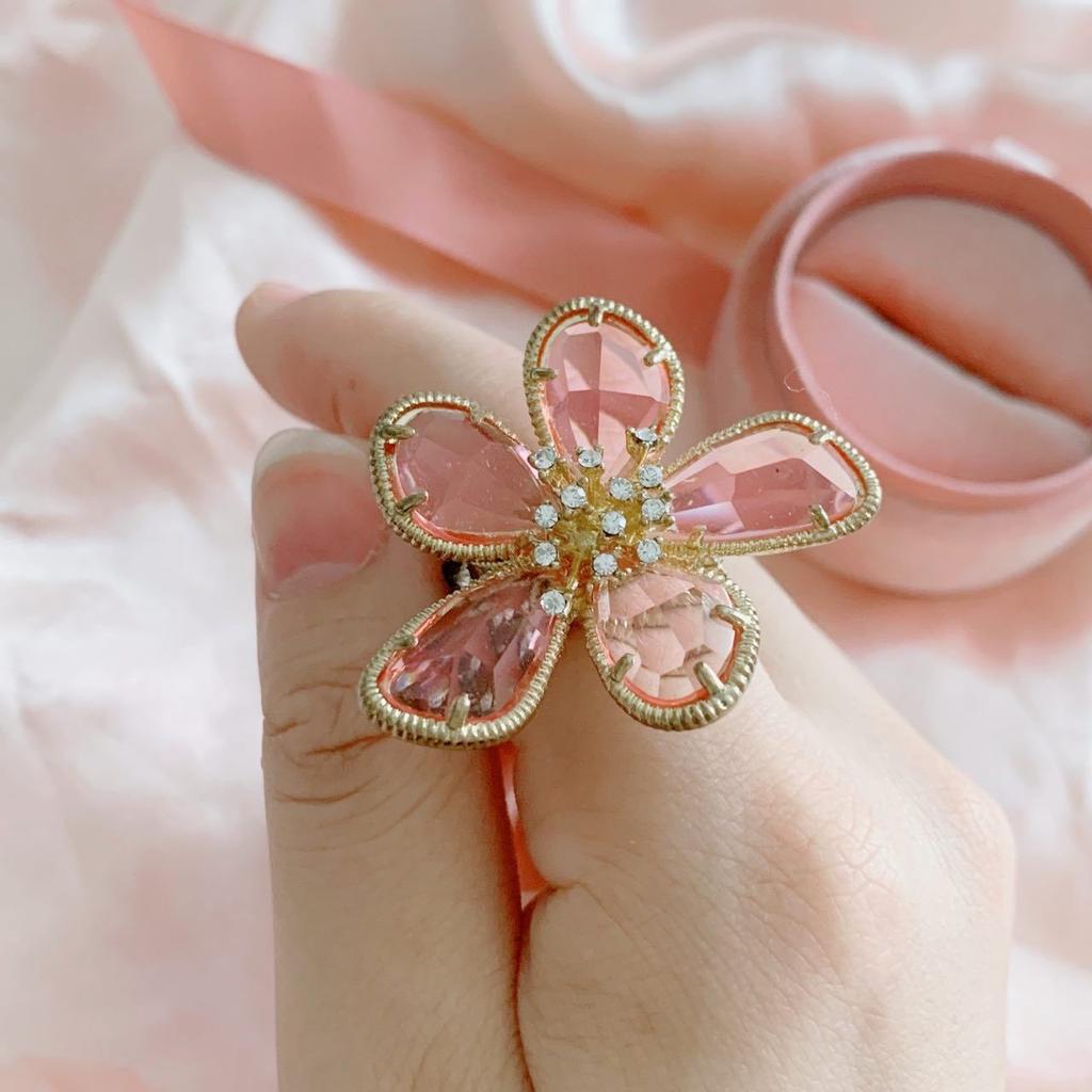 Ins Korea Fashion Crystal Flower Temperament Stud Earrings New Women Earrings Female Jewelry