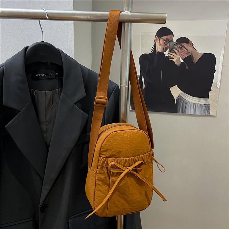 Japanese Ins Women's Fashion 2025 Casual Lightweight Messenger Bag Korean Version of Simple Trend Niche Design Small Square Bag