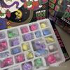 Weihnachts NeeDoh Ned Adventskalender: Trendiges Knetspielzeug-Geschenk mit Ausstanz-Spaß