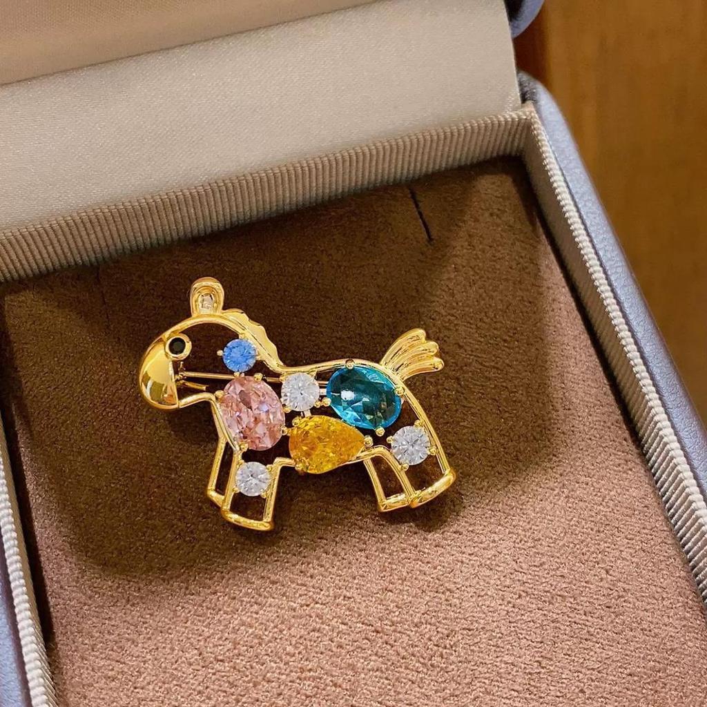 Dopamine Color Rhinestone Zodiac Brooch for Small Horse - Stylish, Versatile High-End Pin for Windbreakers and Fashion