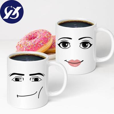 Tasse mit Frauengesichtern, inspiriert vom Robloxing-Spiel. Lustige Kaffeetasse mit Männer- und Frauengesichtern. Süße Gamer-Geburtstagsgeschenk für den Schulanfang.